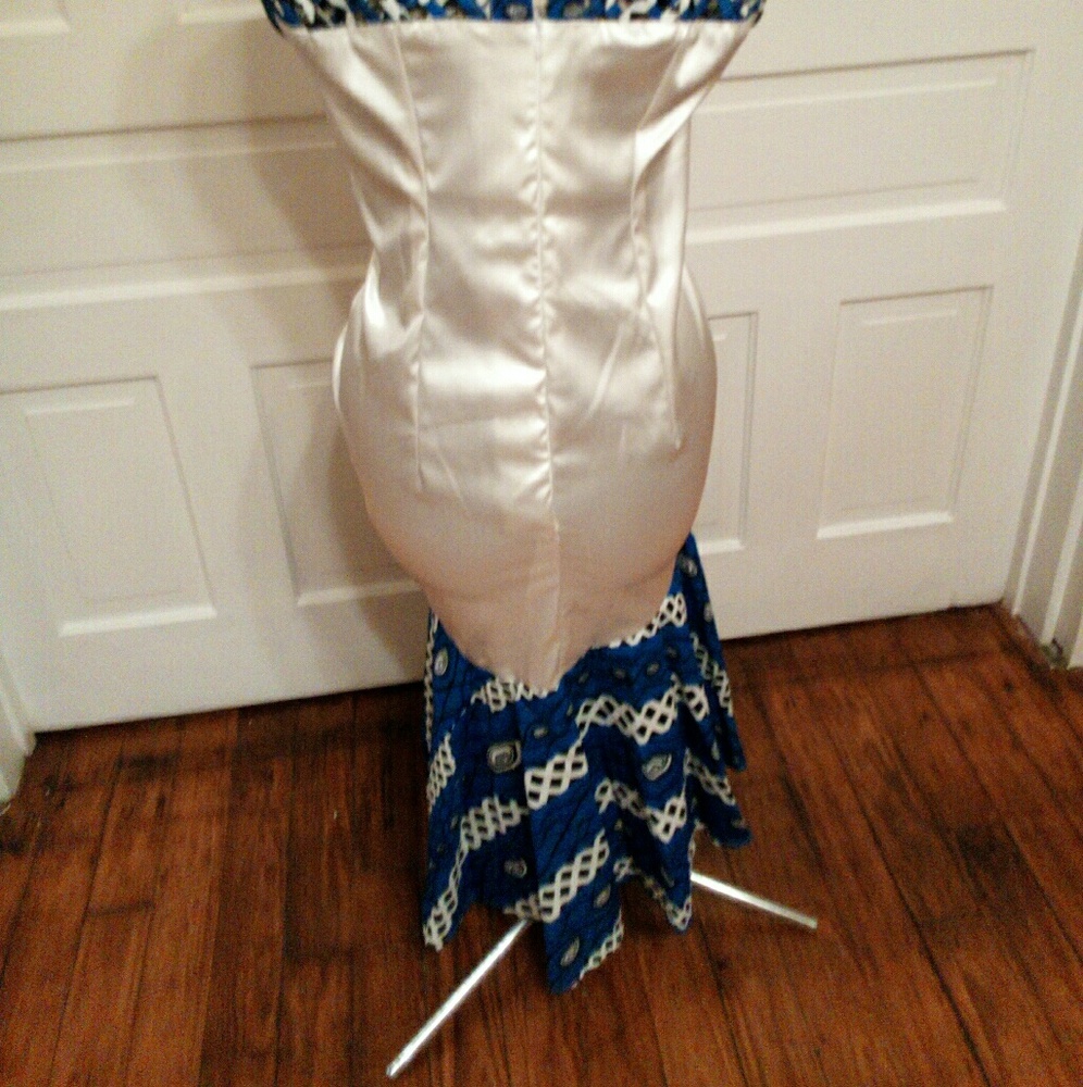Dress - Picture 3 of 4